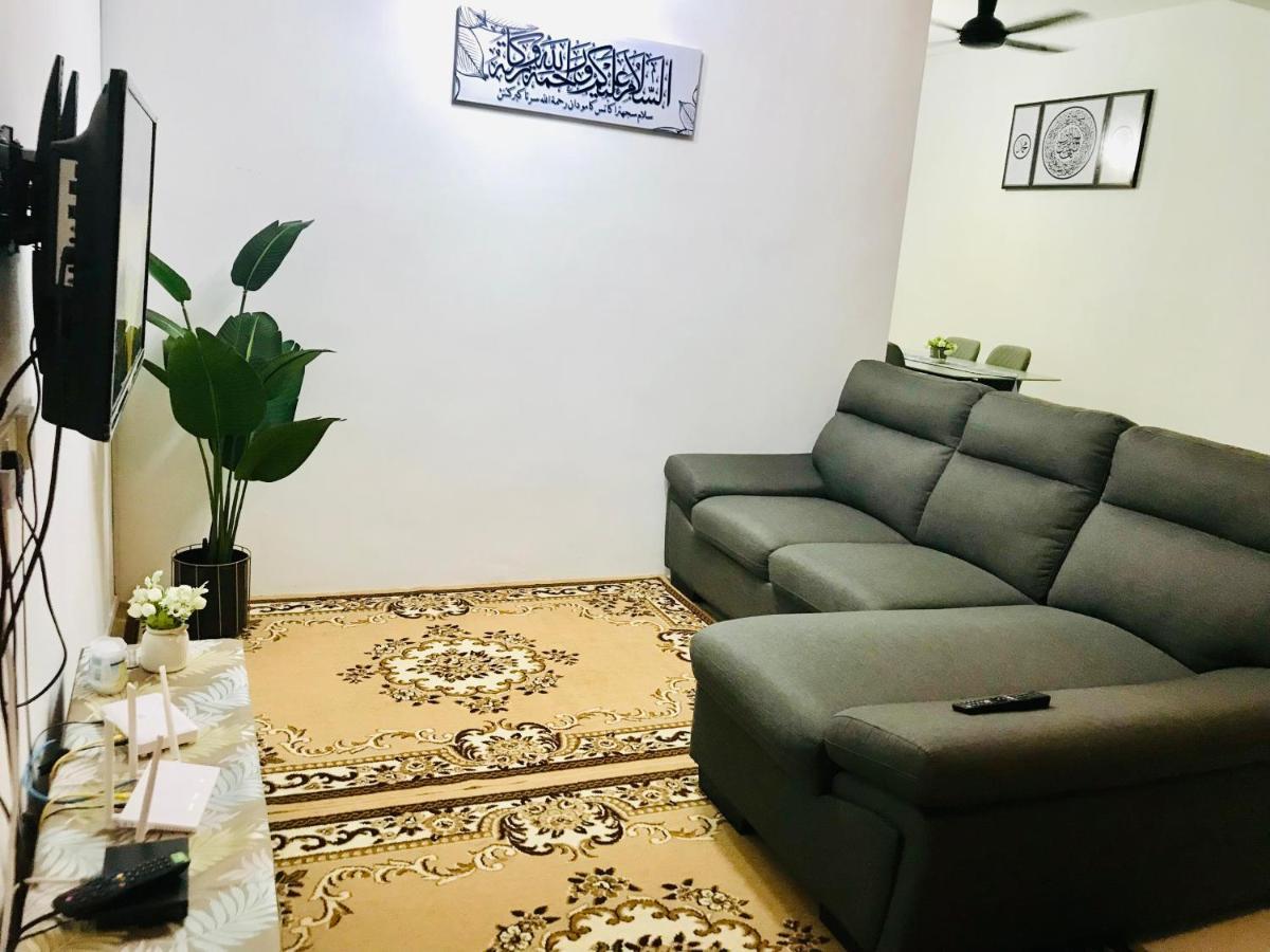 Chempaka Homestay Seri Iskandar Εξωτερικό φωτογραφία